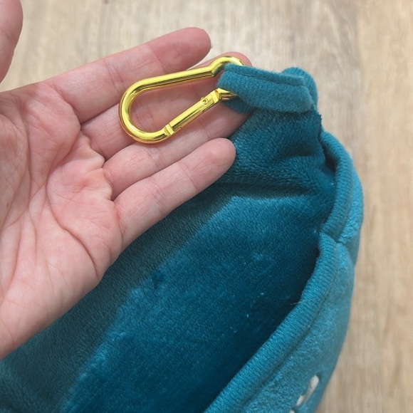 EVERSNUG | Travel Blanket and Pillow | 2 in 1 Compact Blanket - Picture 3 of 4